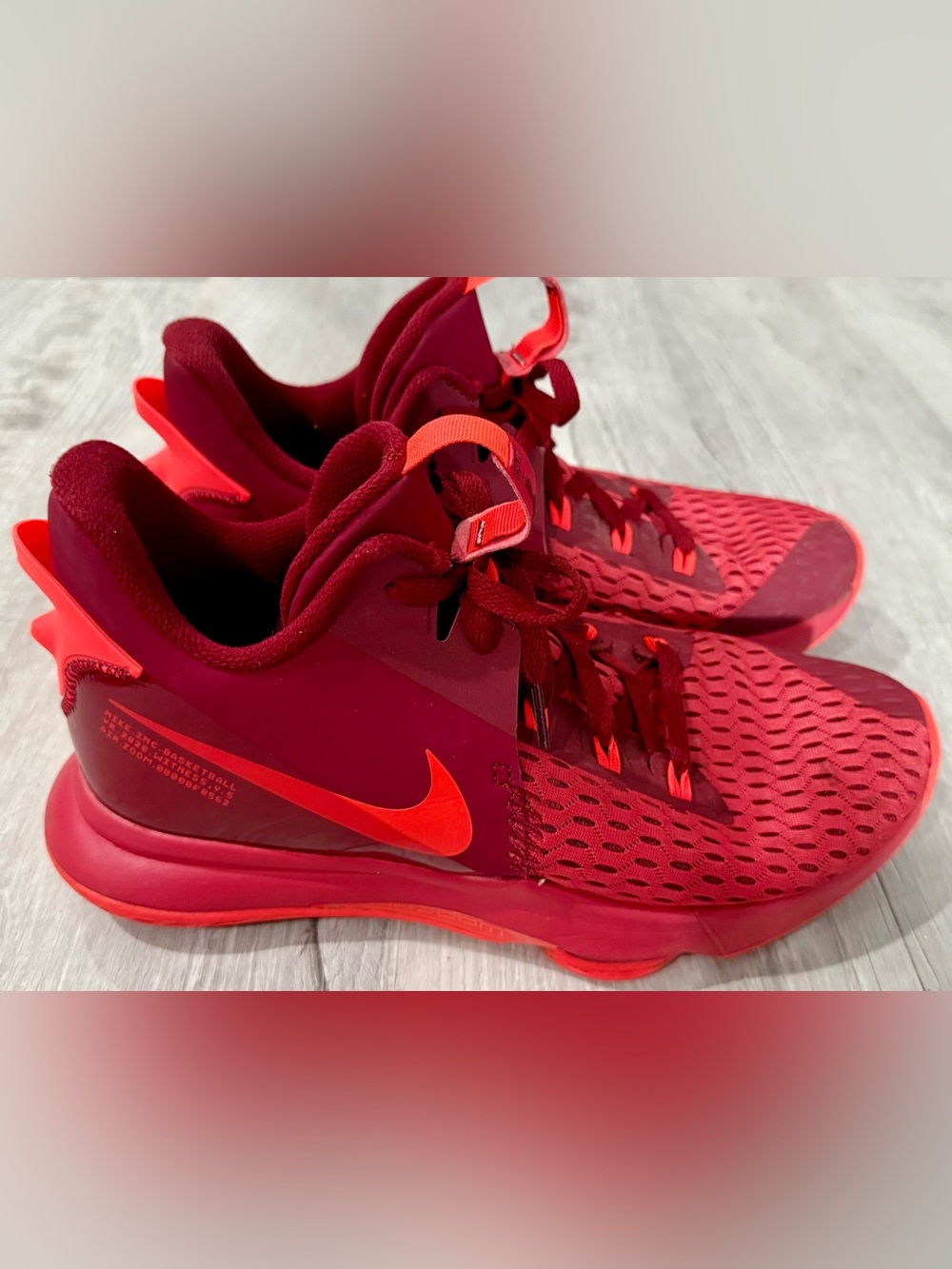 Nike LeBron Witness 5 Men’s Burgundy and Bright Red Basketball Shoes Sneakers
